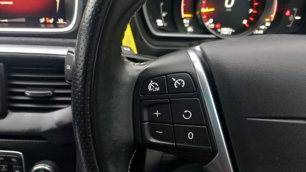 Used Volvo V40 2018 for sale - 78015802: Photo 16