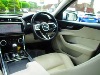 Used Jaguar XE 2020 for sale - 74794678: Photo