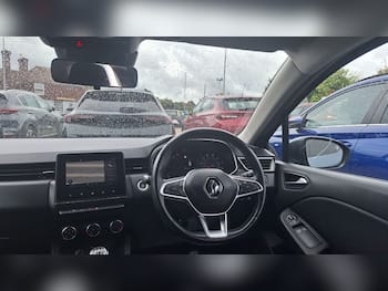 Used Renault Clio 2020 for sale - 79703612: Photo