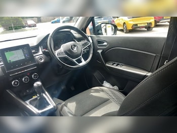 Used Renault Captur 2023 for sale - 78737075: Photo