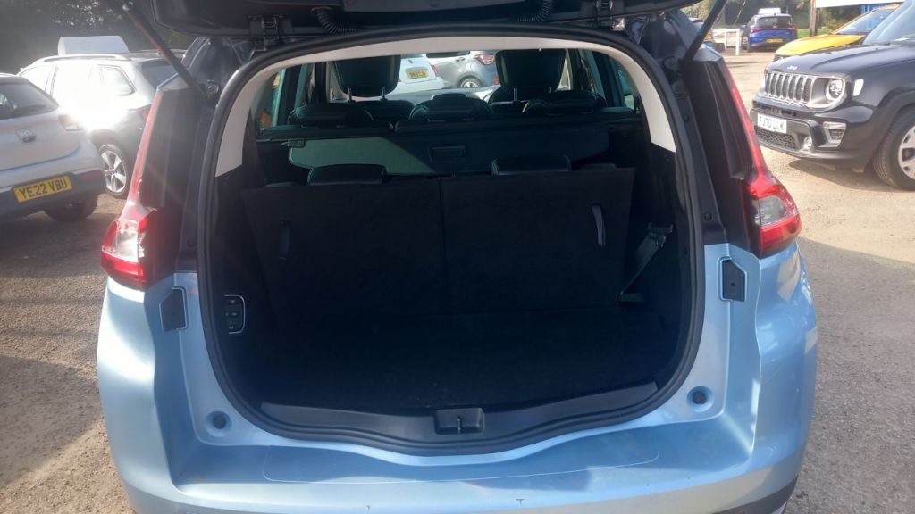 Used Renault Grand Scenic 2017 for sale - 78021217: Photo 10