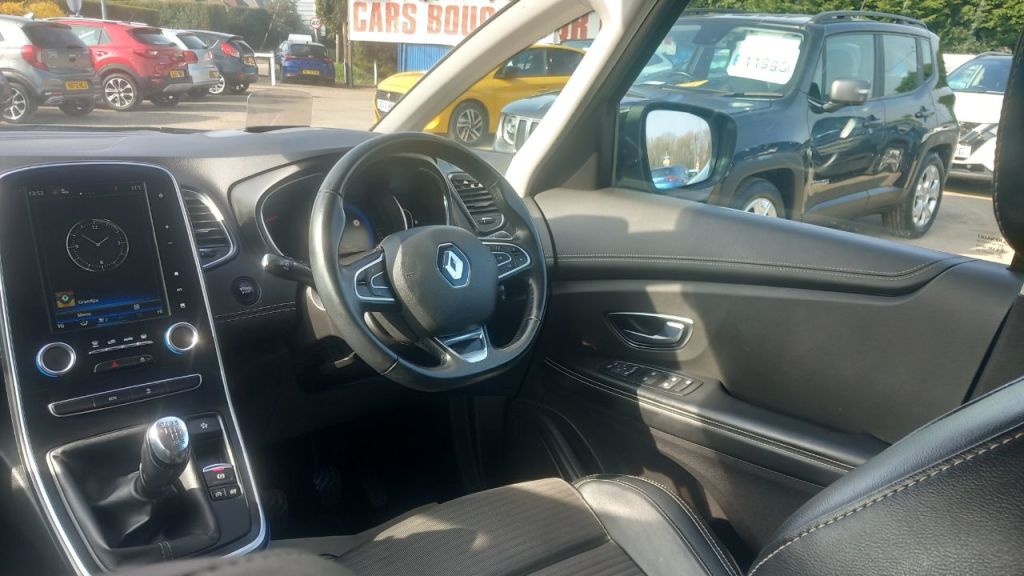 Used Renault Grand Scenic 2017 for sale - 78021217: Photo 3