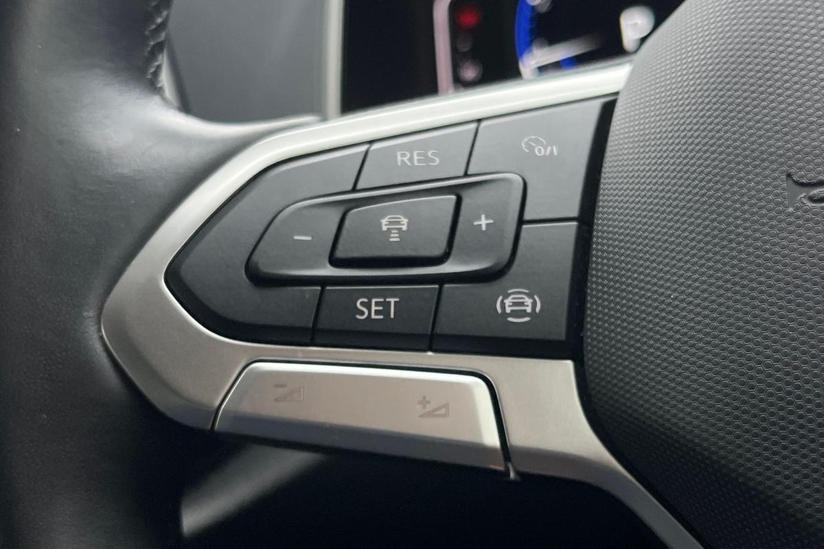 Used Volkswagen T-Roc 2022 for sale - 76675369: Photo 18