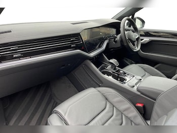 Used Volkswagen Touareg 2025 for sale - 76679654: Photo