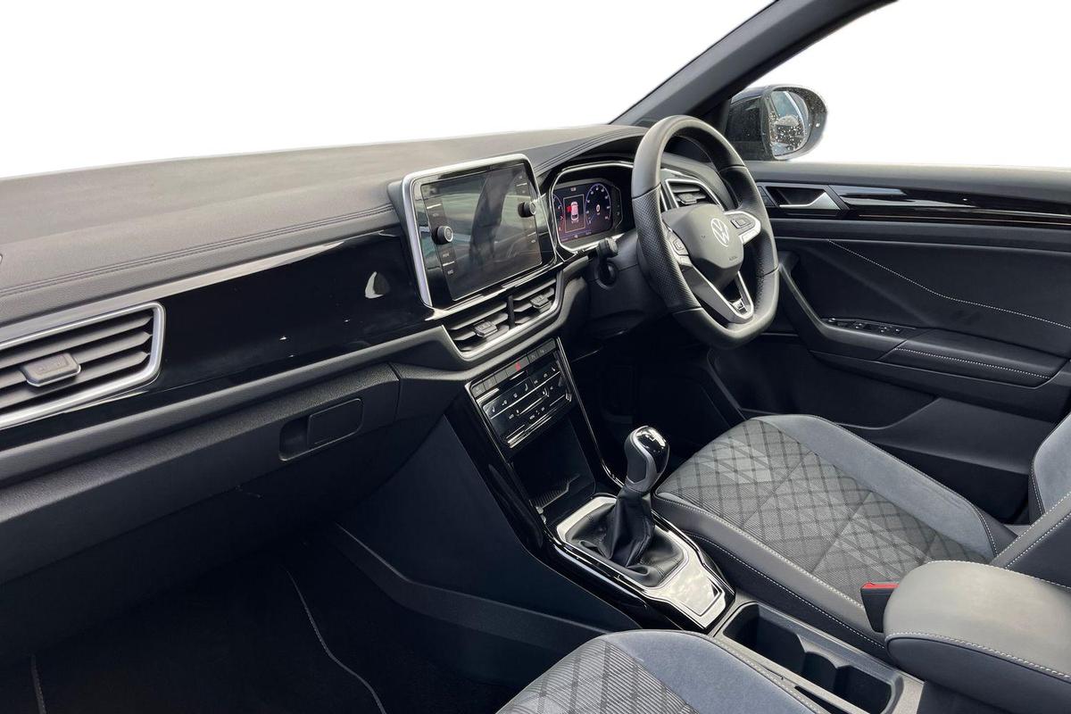 Used Volkswagen T-Roc 2025 for sale - 76679395: Photo 2