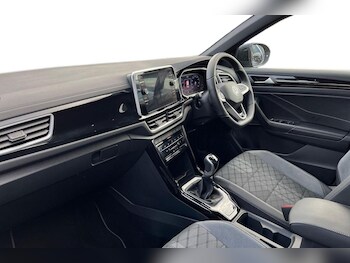 Used Volkswagen T-Roc 2025 for sale - 76679395: Photo