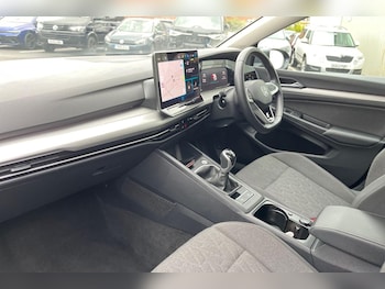 Used Volkswagen Golf 2024 for sale - 76677173: Photo