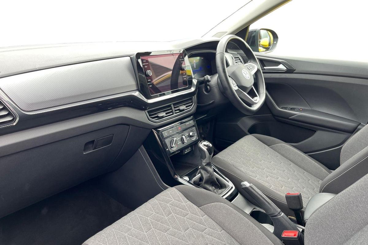 Used Volkswagen T-Cross 2024 for sale - 76677393: Photo 2