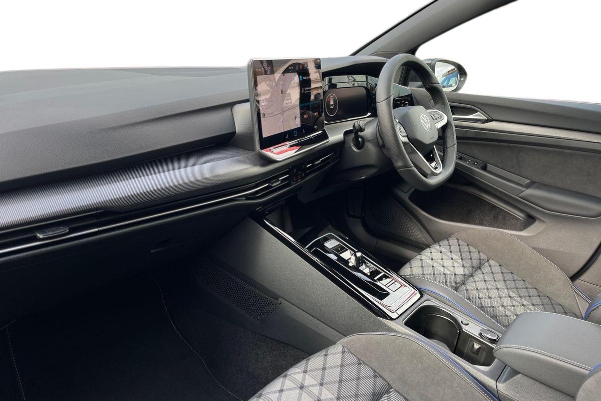 Used Volkswagen Golf 2025 for sale - 76678695: Photo 2