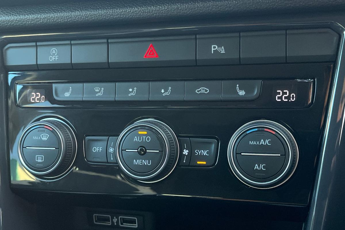 Used Volkswagen T-Roc 2018 for sale - 76673634: Photo 14