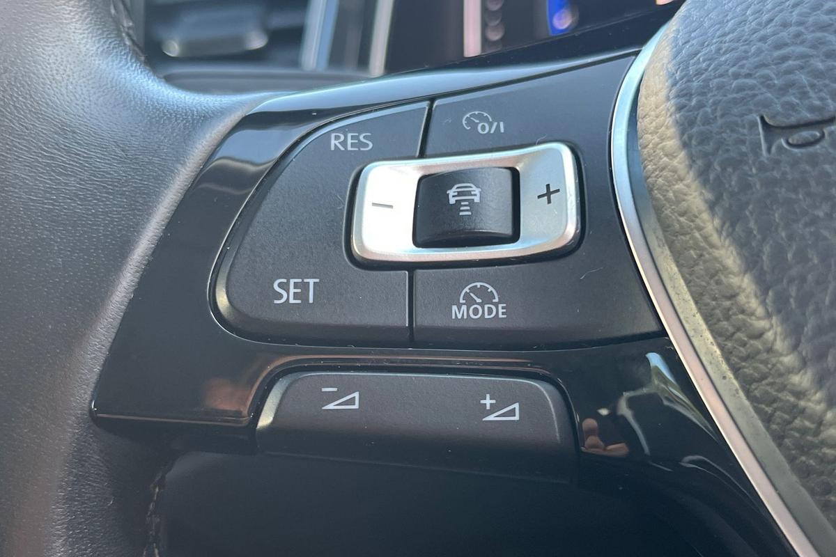 Used Volkswagen T-Roc 2018 for sale - 76673634: Photo 18