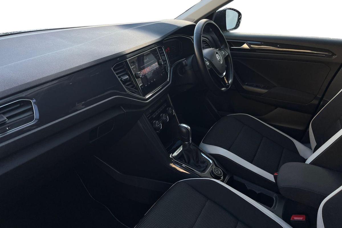 Used Volkswagen T-Roc 2018 for sale - 76673634: Photo 2