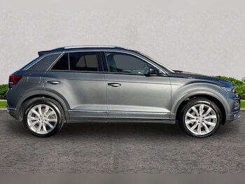 Used Volkswagen T-Roc 2018 for sale - 76673634: Photo