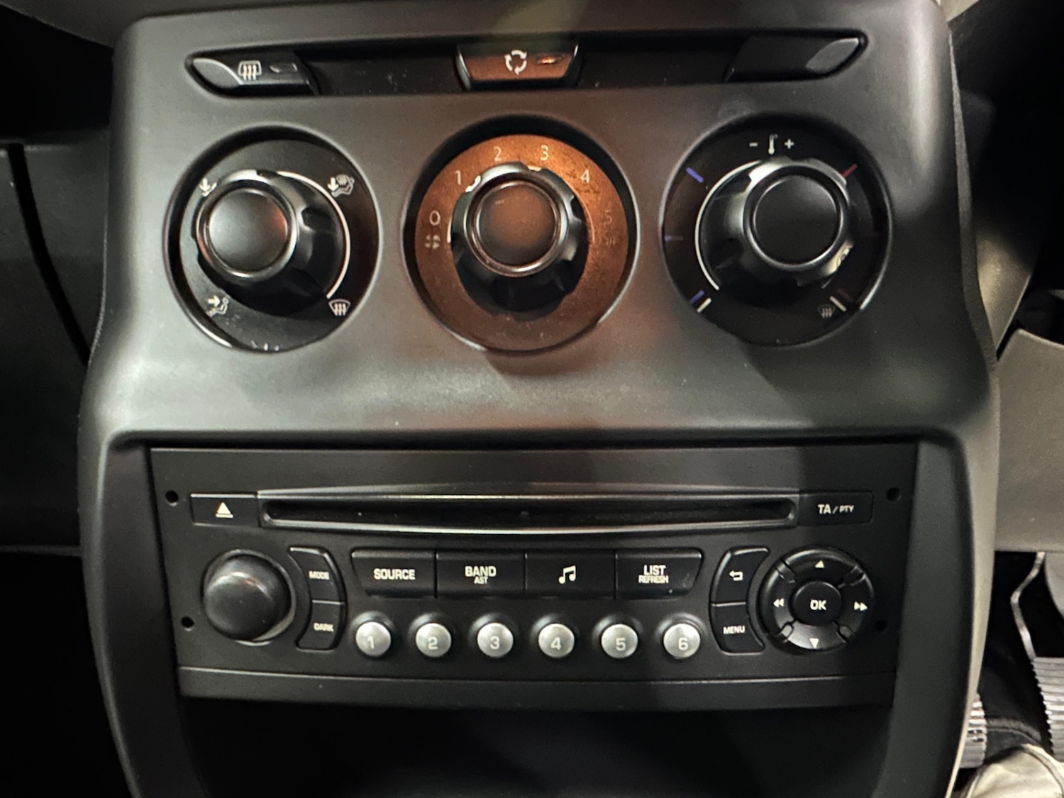 Used Citroen DS3 2015 for sale - 76421825: Photo 24