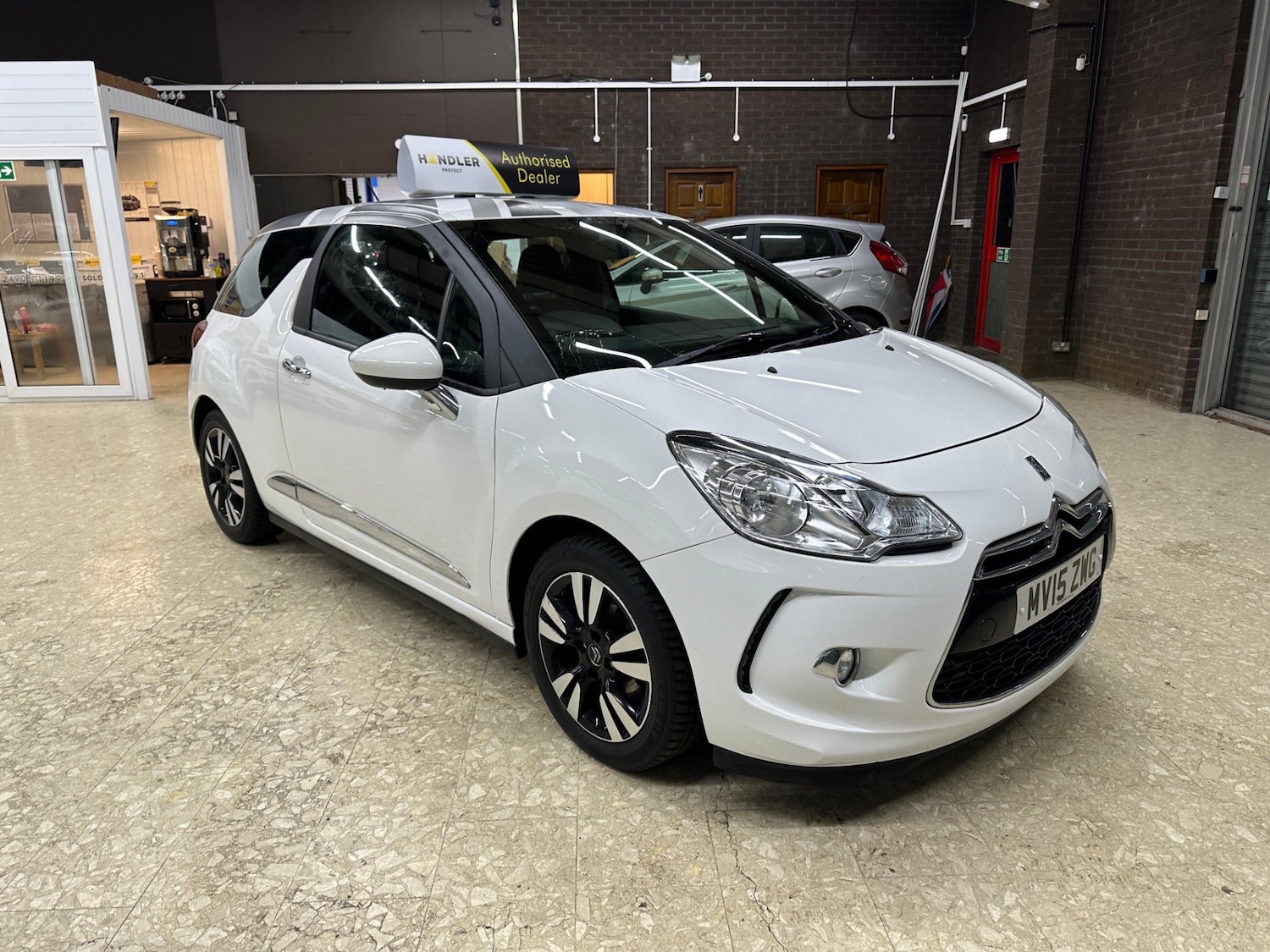 Used Citroen DS3 2015 for sale - 76421825: Photo 3