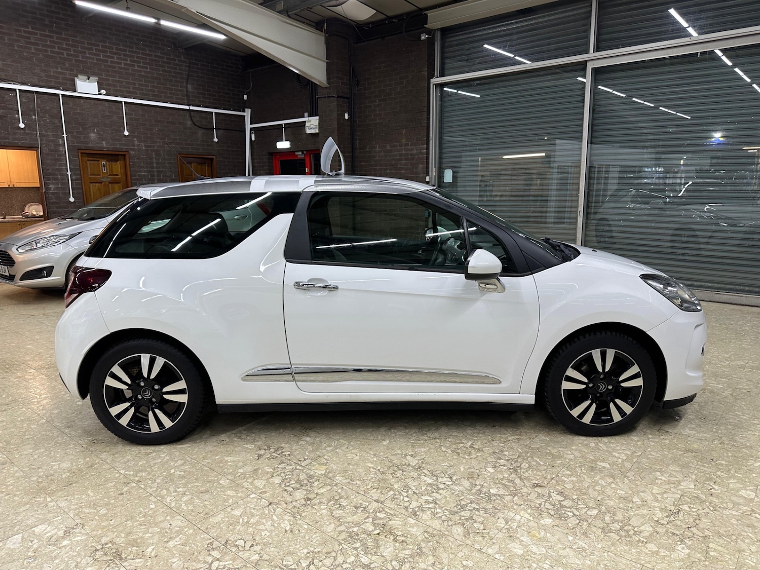 Used Citroen DS3 2015 for sale - 76421825: Photo 8
