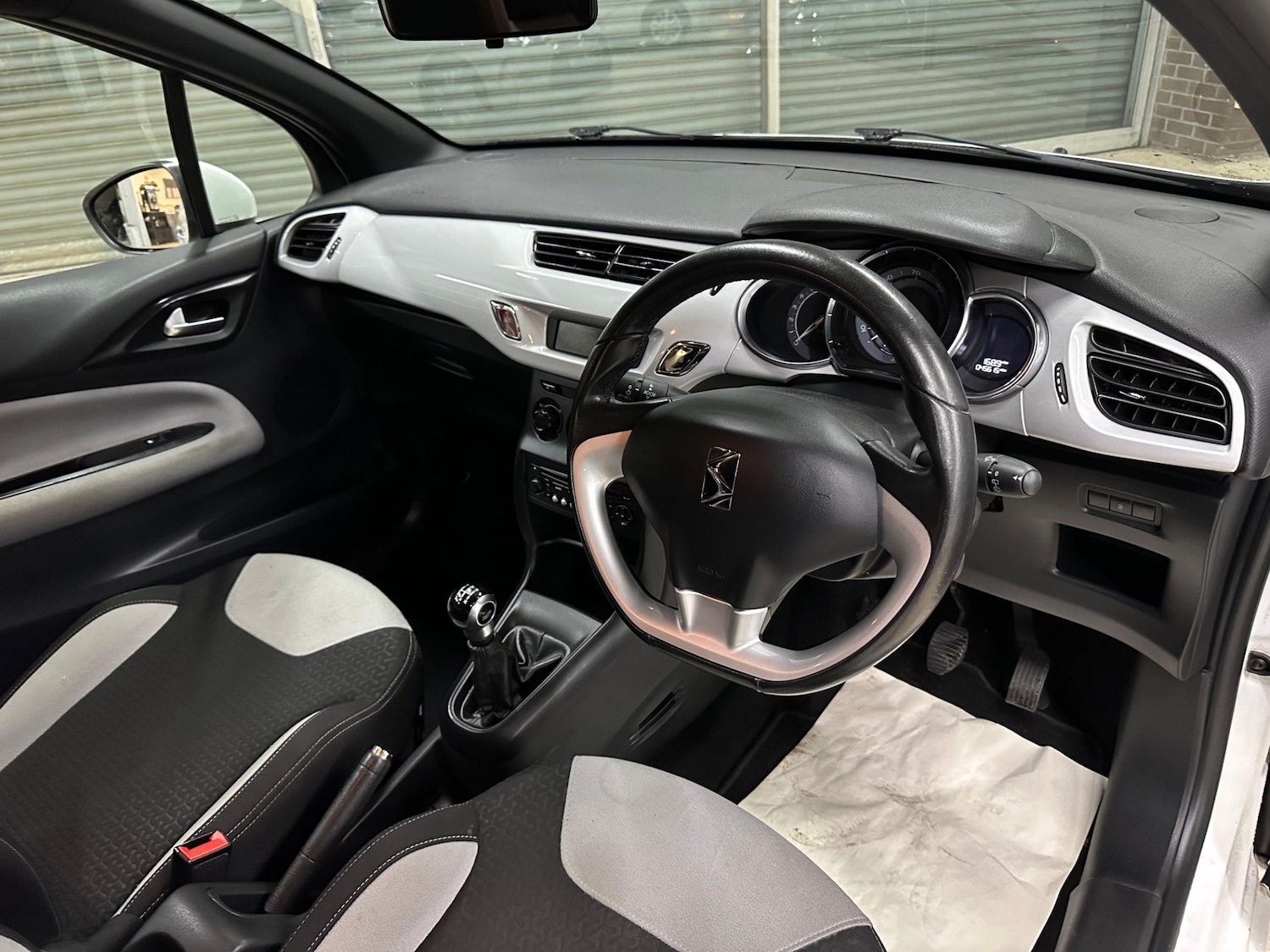 Used Citroen DS3 2015 for sale - 76421825: Photo 9
