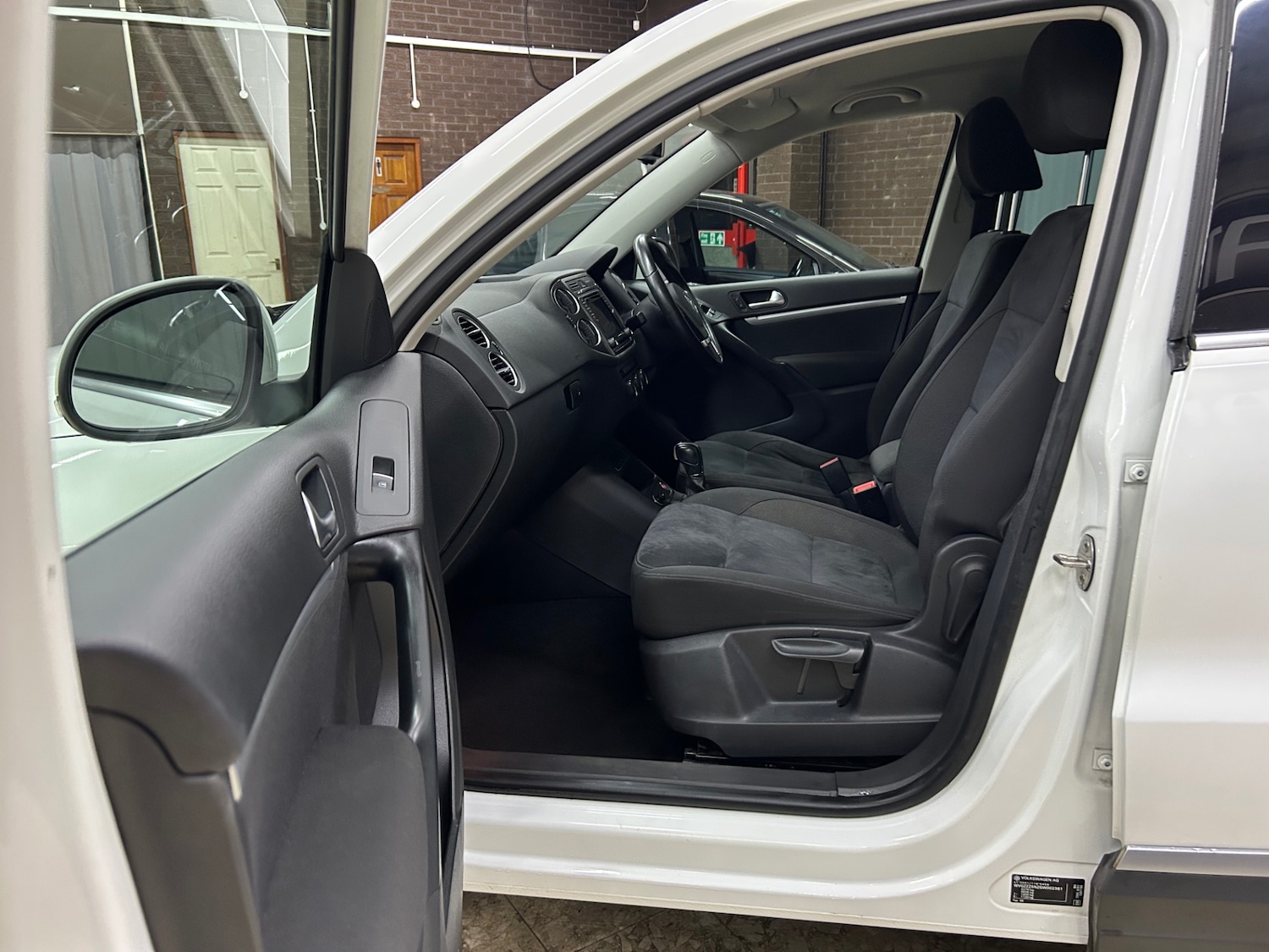 Used Volkswagen Tiguan 2015 for sale - 76858715: Photo 14