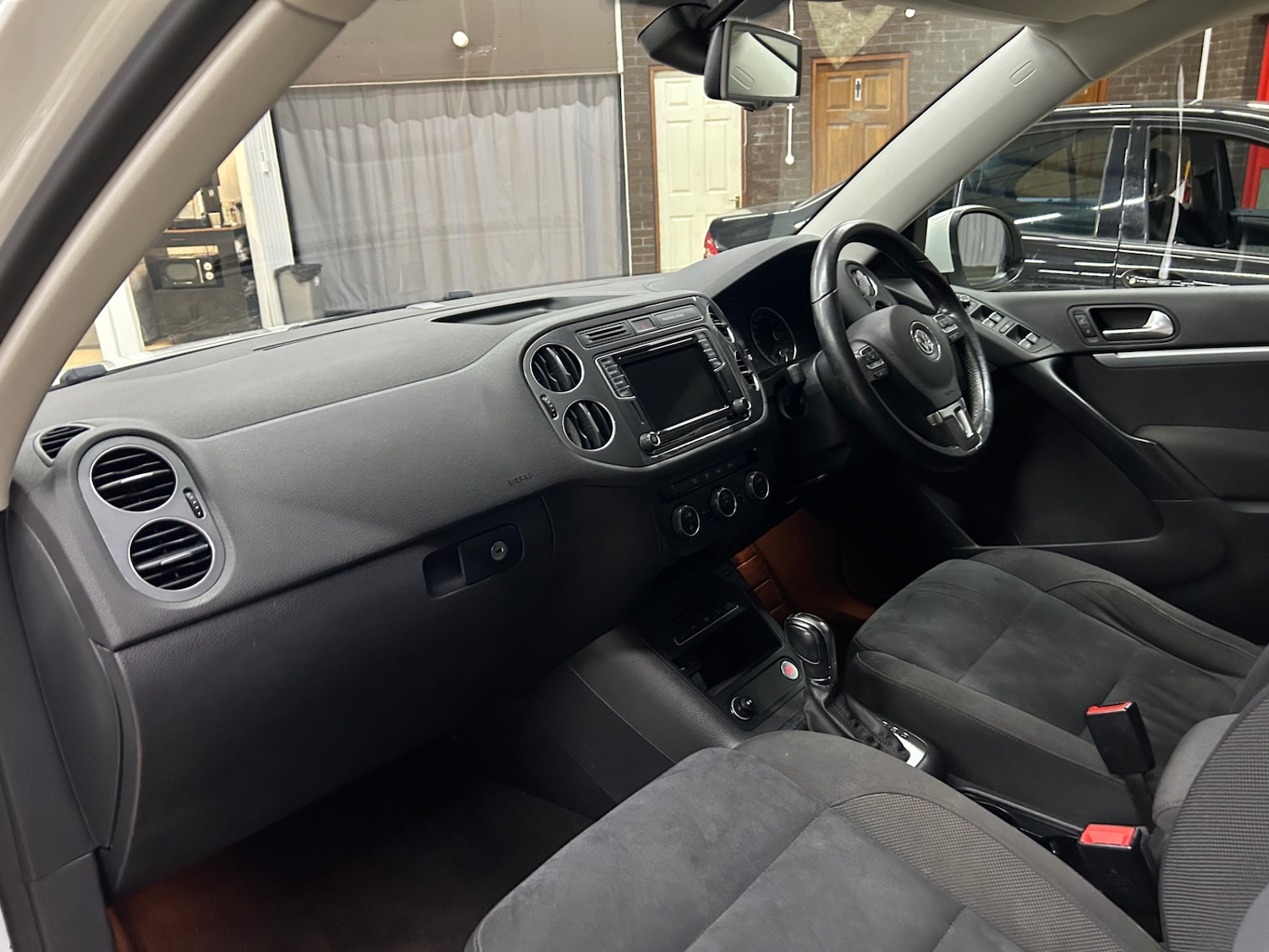 Used Volkswagen Tiguan 2015 for sale - 76858715: Photo 16