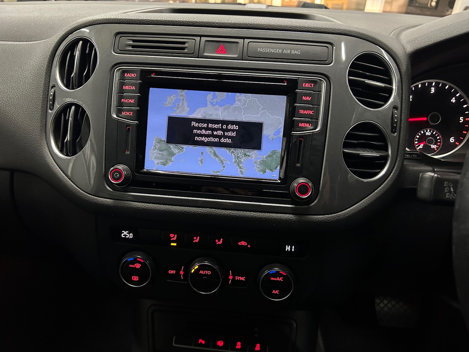 Used Volkswagen Tiguan 2015 for sale - 76858715: Photo 21