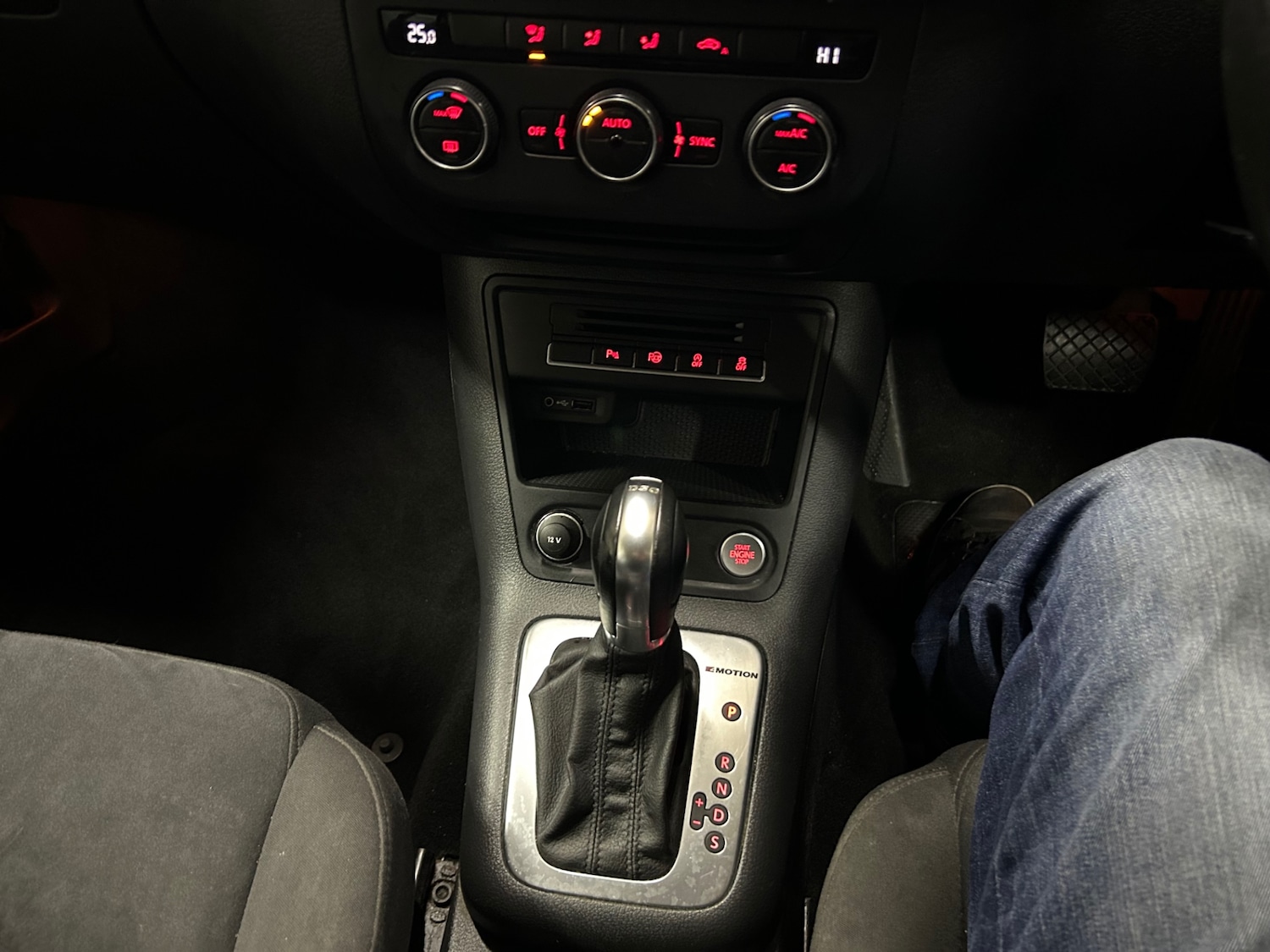 Used Volkswagen Tiguan 2015 for sale - 76858715: Photo 22