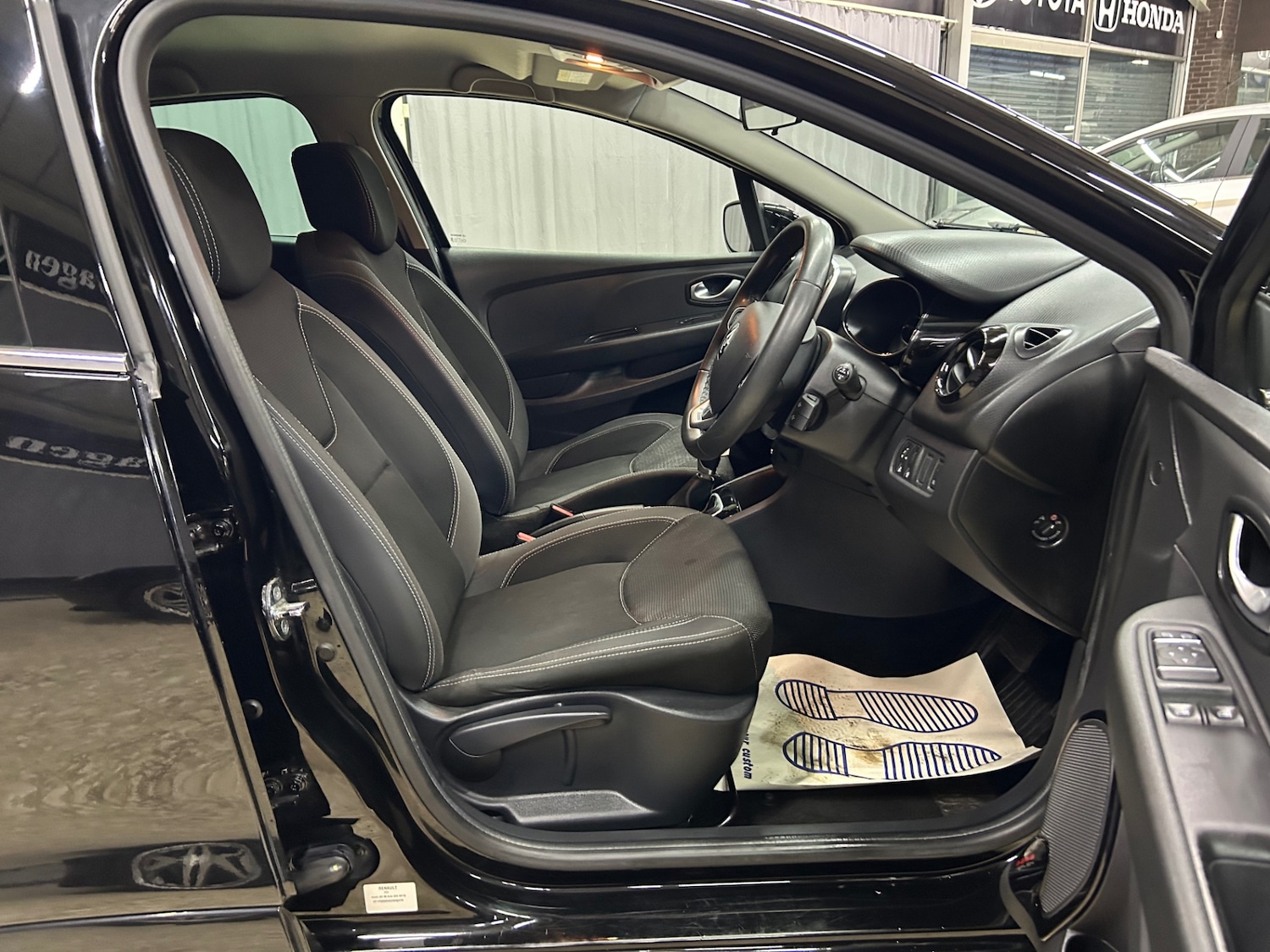 Used Renault Clio 2019 for sale - 76858719: Photo 10