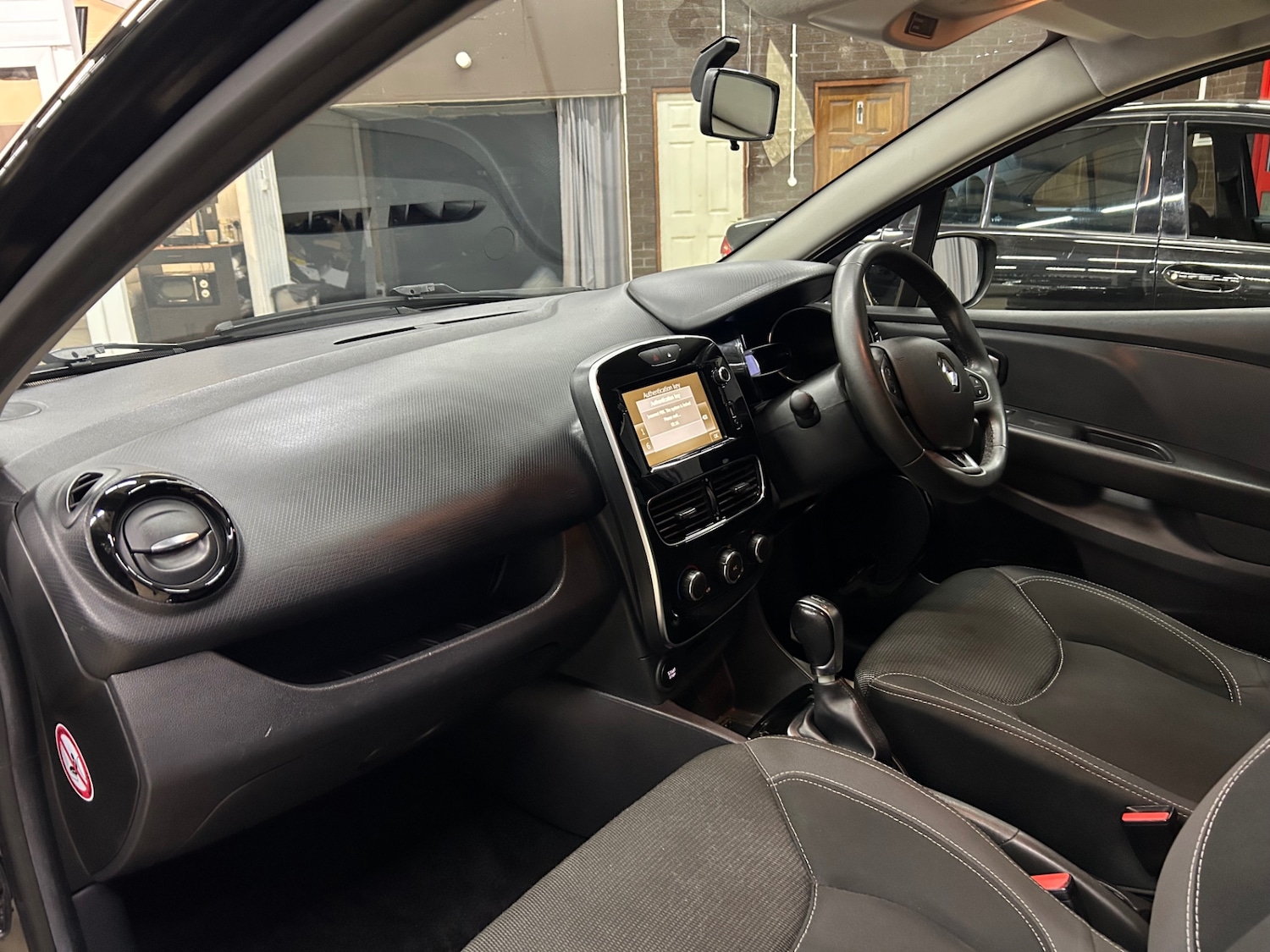 Used Renault Clio 2019 for sale - 76858719: Photo 18