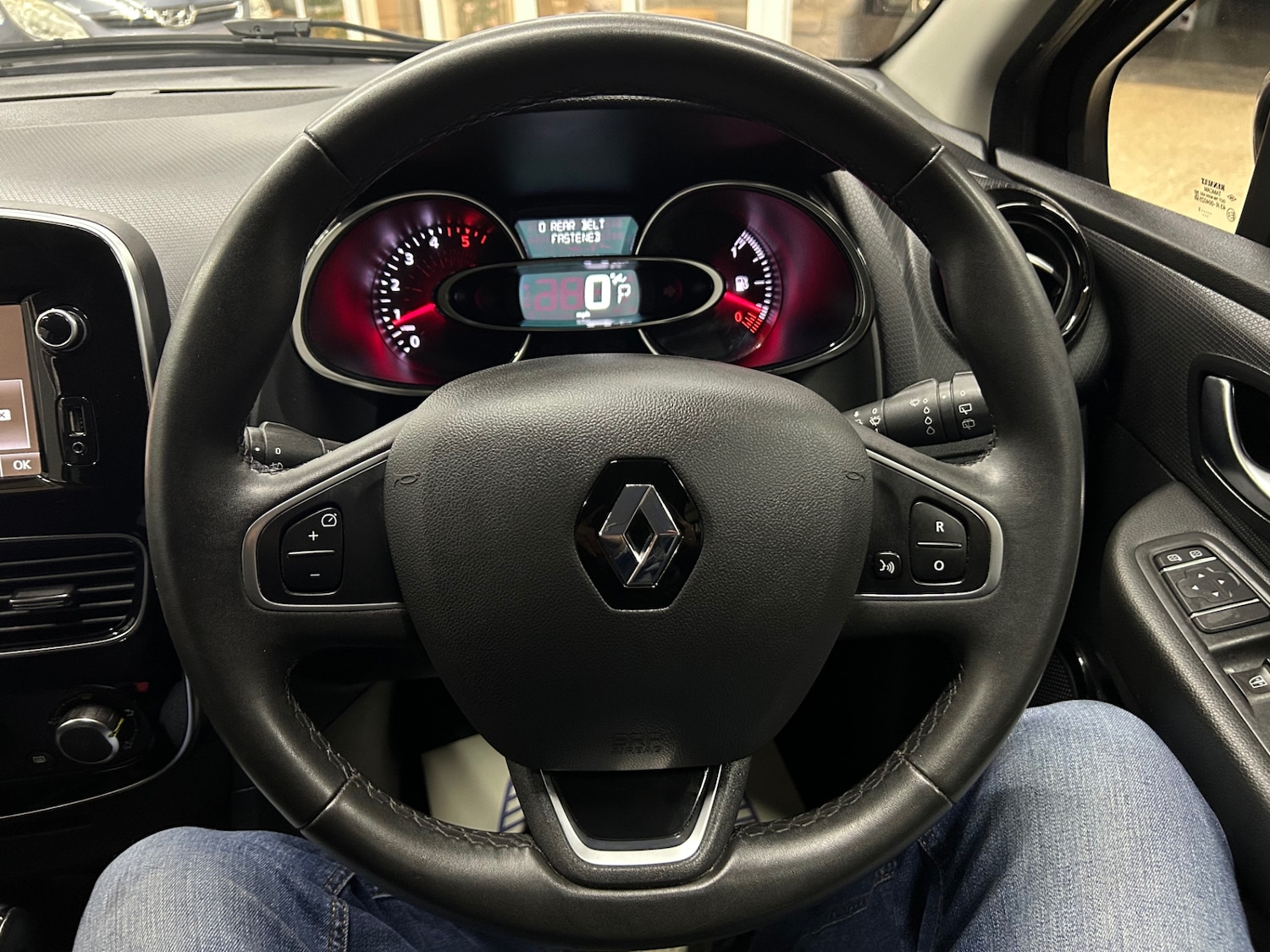 Used Renault Clio 2019 for sale - 76858719: Photo 20