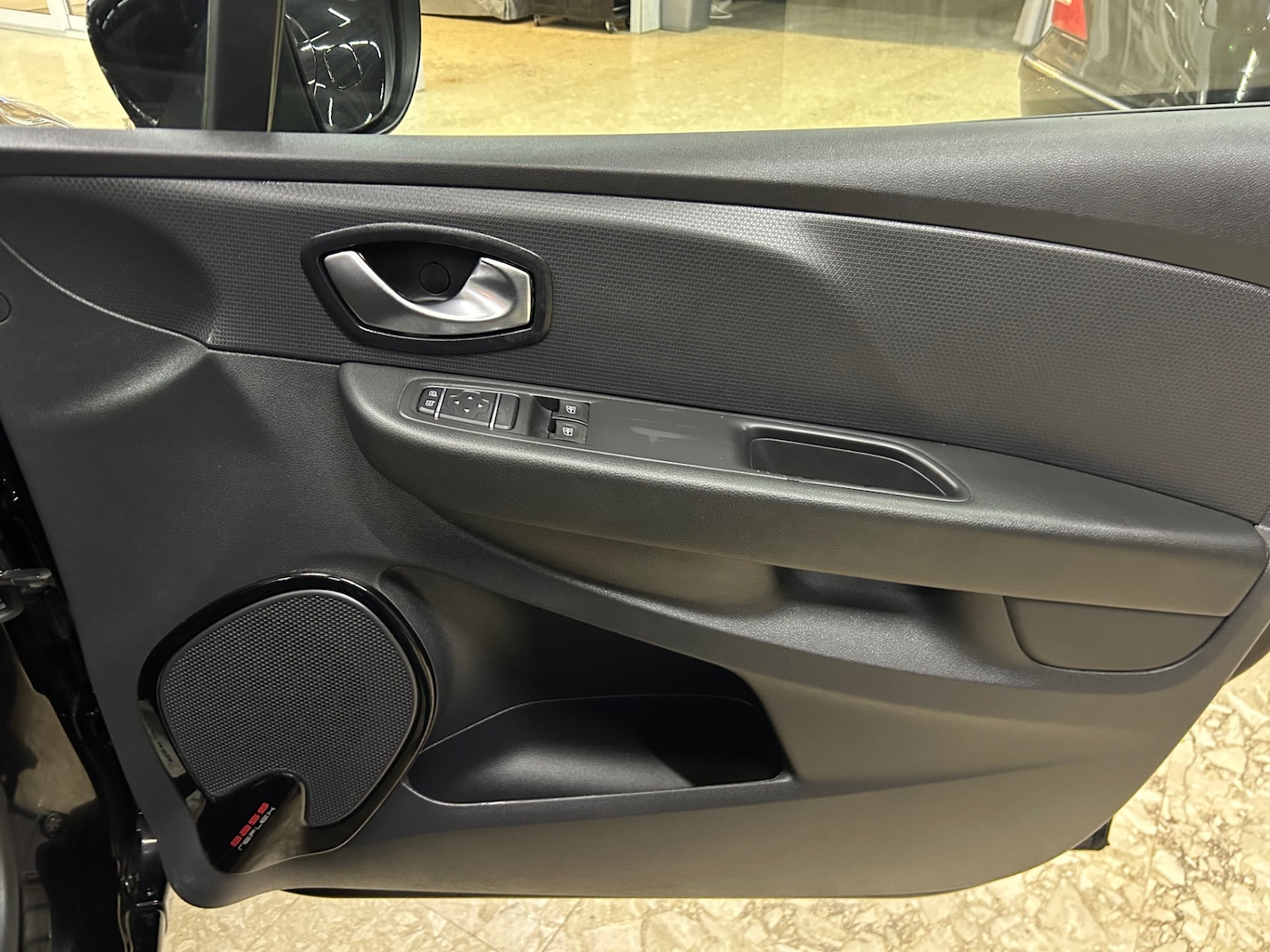 Used Renault Clio 2019 for sale - 76858719: Photo 25