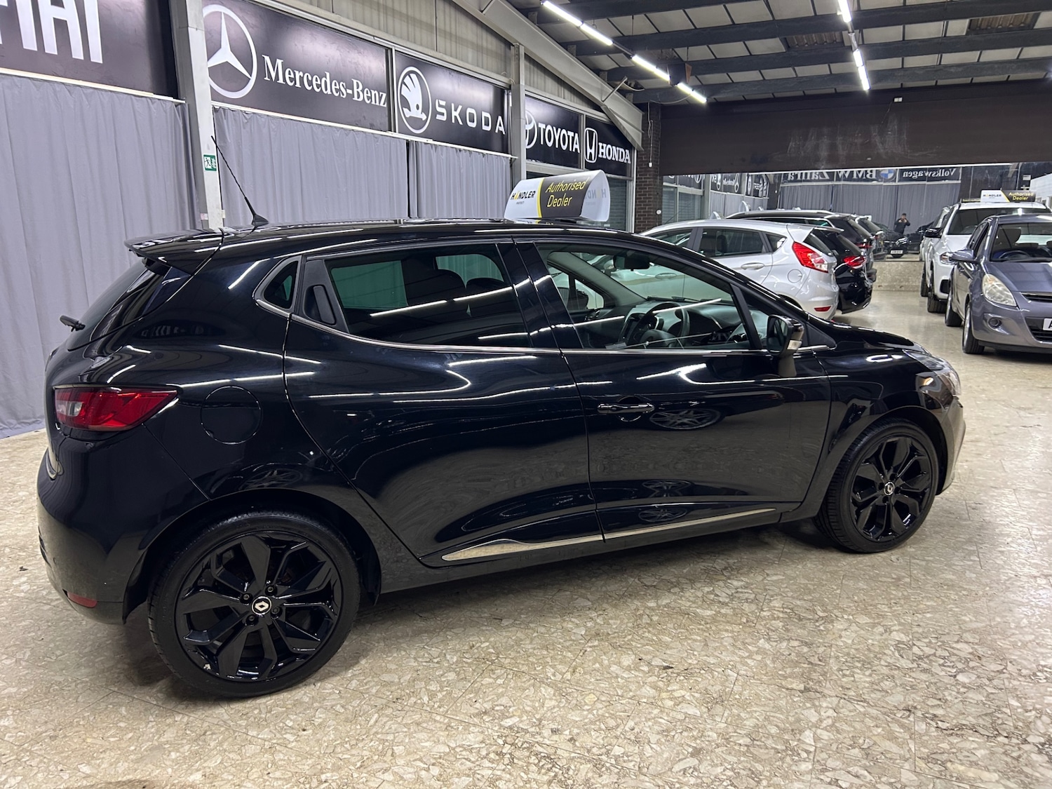 Used Renault Clio 2019 for sale - 76858719: Photo 8