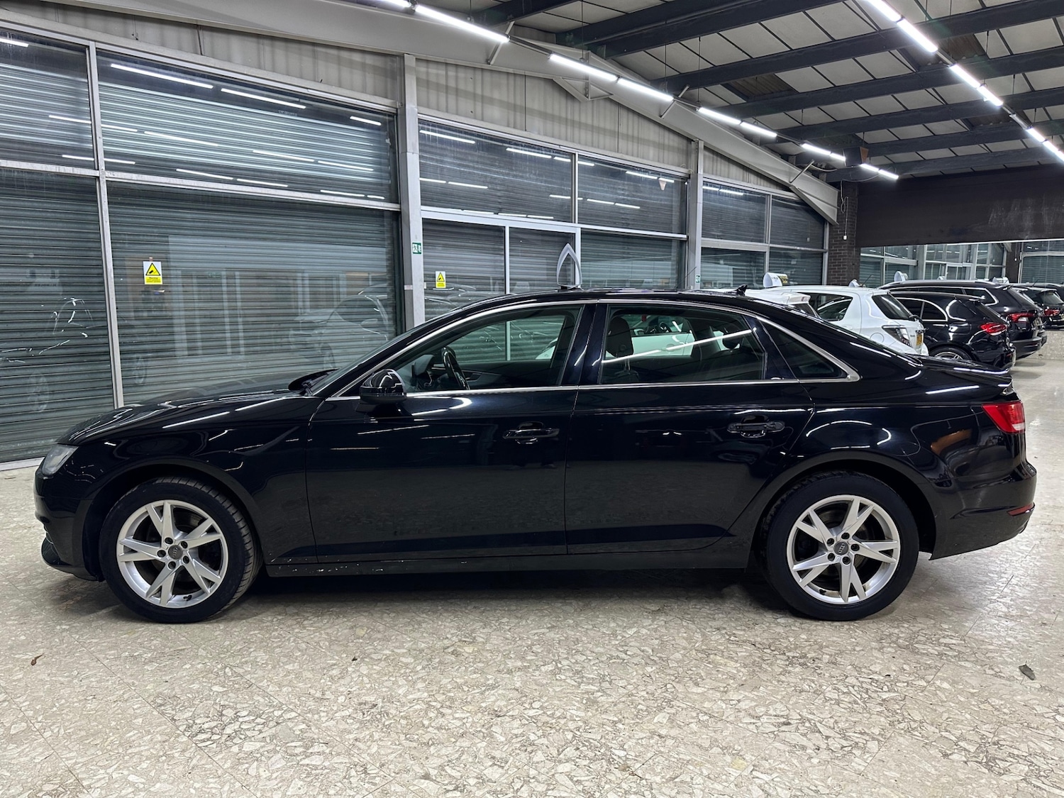 Used Audi A4 2017 for sale - 76421823: Photo 4