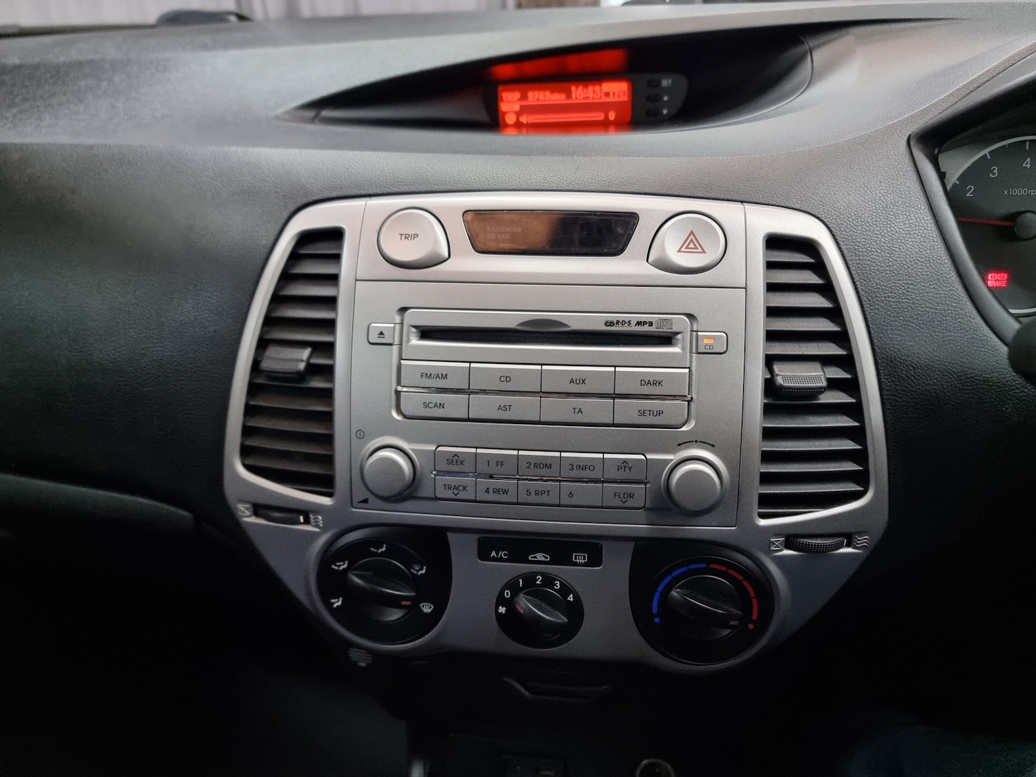 Used Hyundai i20 2009 for sale - 78056850: Photo 20