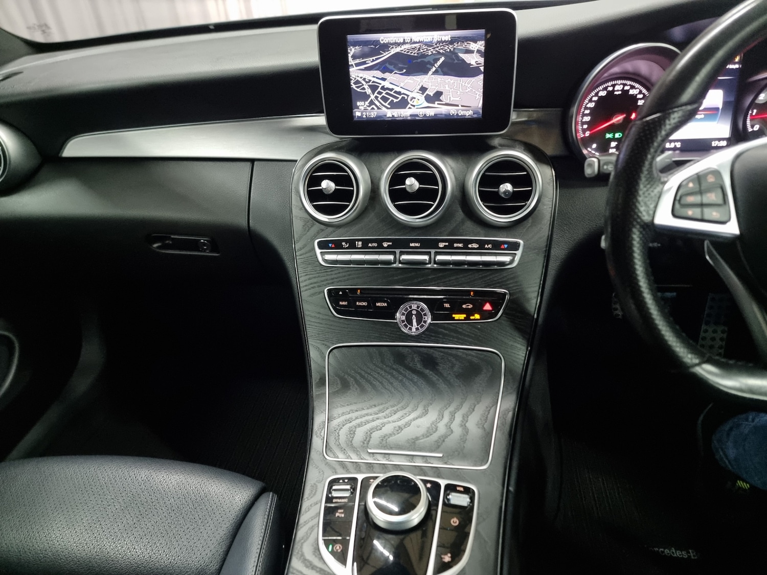 Used Mercedes-Benz C Class 2018 for sale - 77235980: Photo 21