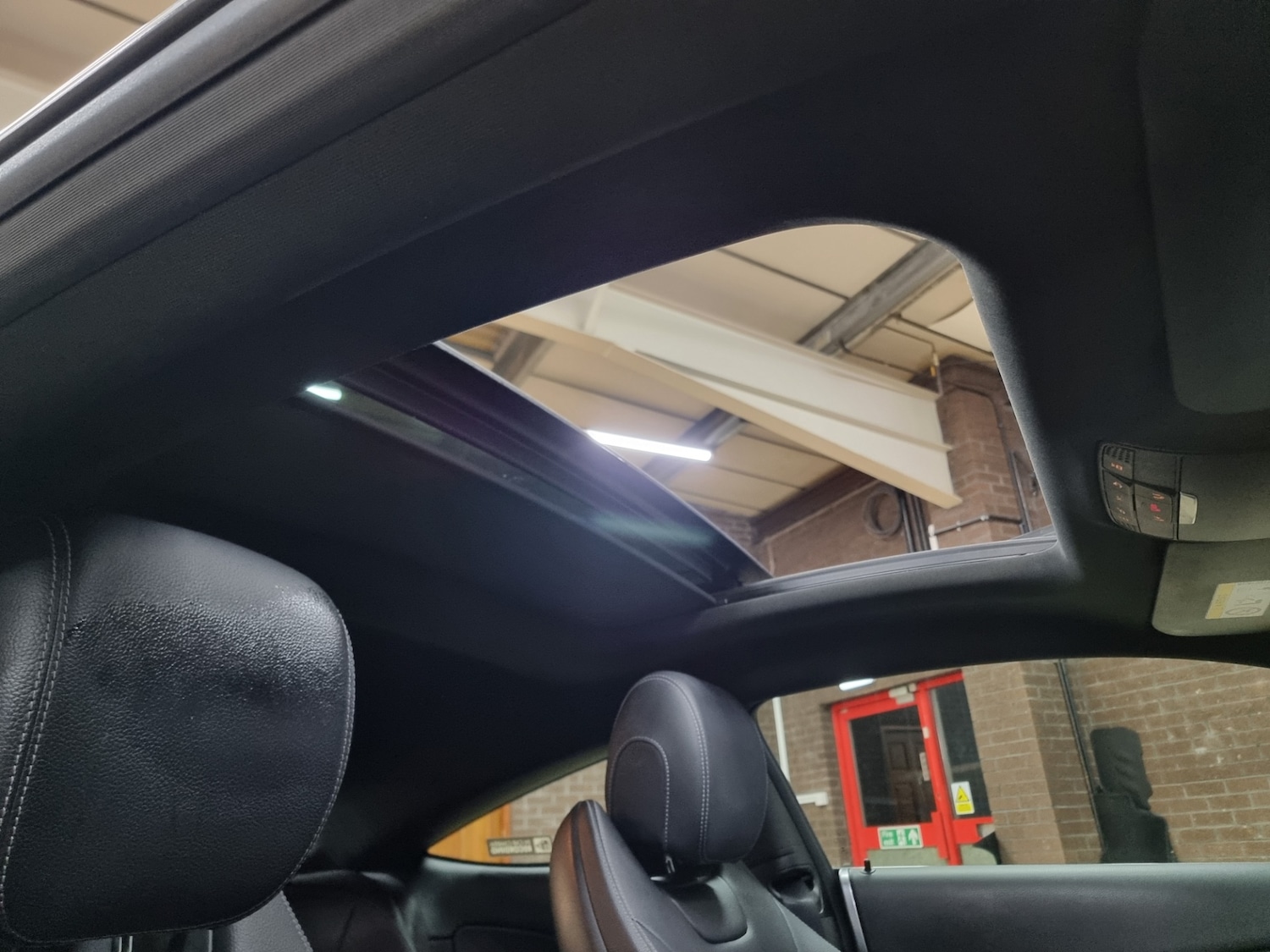 Used Mercedes-Benz C Class 2018 for sale - 77235980: Photo 28