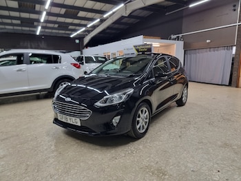 Used Ford Fiesta 2018 for sale - 76603304: Photo