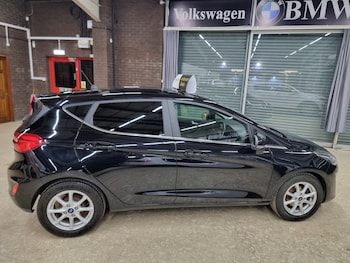 Used Ford Fiesta 2018 for sale - 76603304: Photo