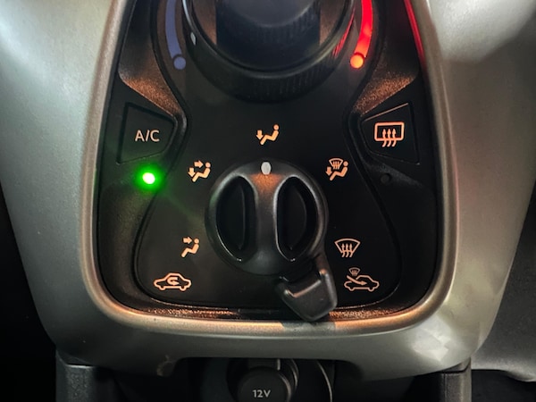 Used Toyota AYGO 2016 for sale - 76314092: Photo 21