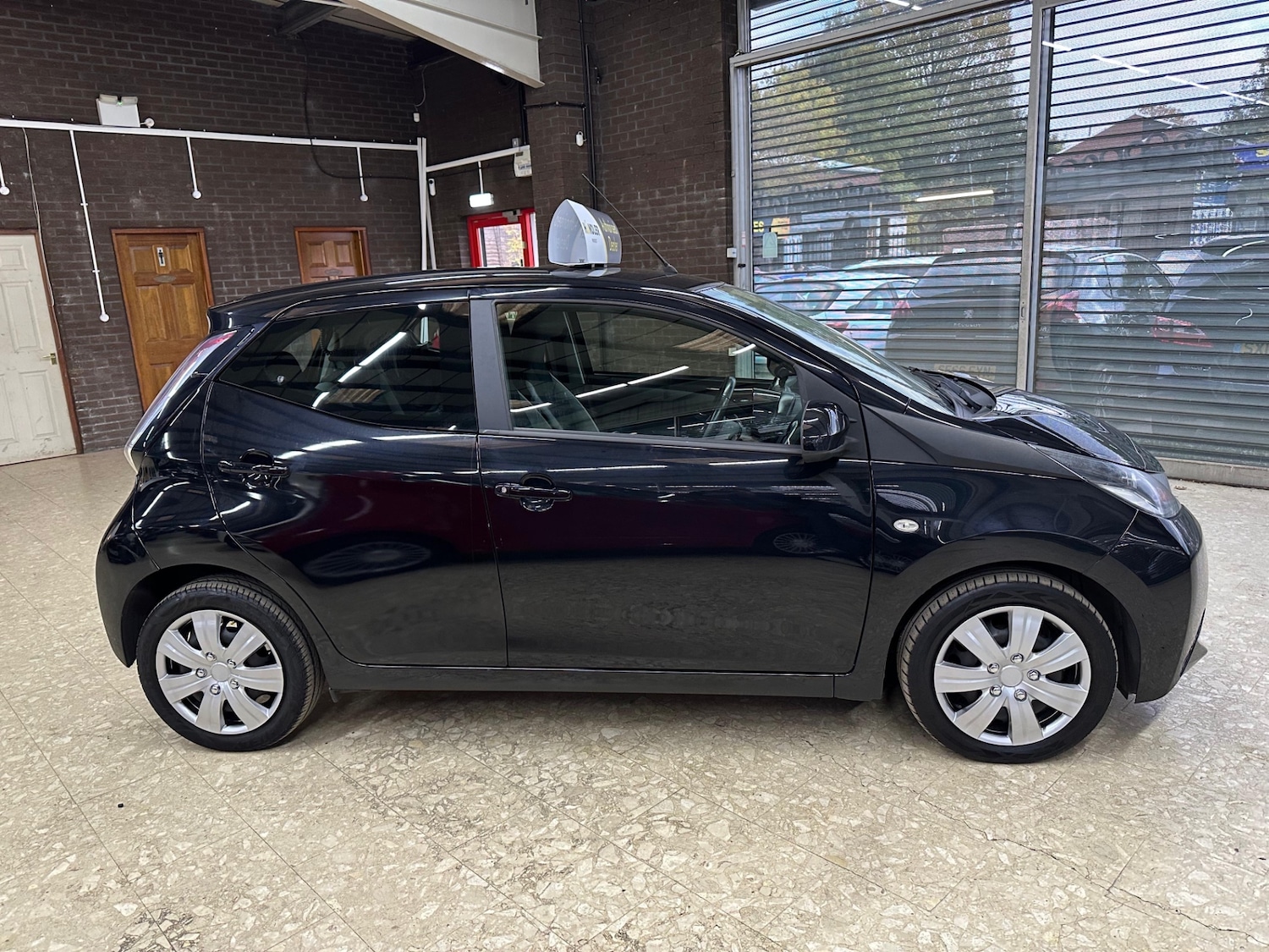 Used Toyota AYGO 2016 for sale - 76314092: Photo 4