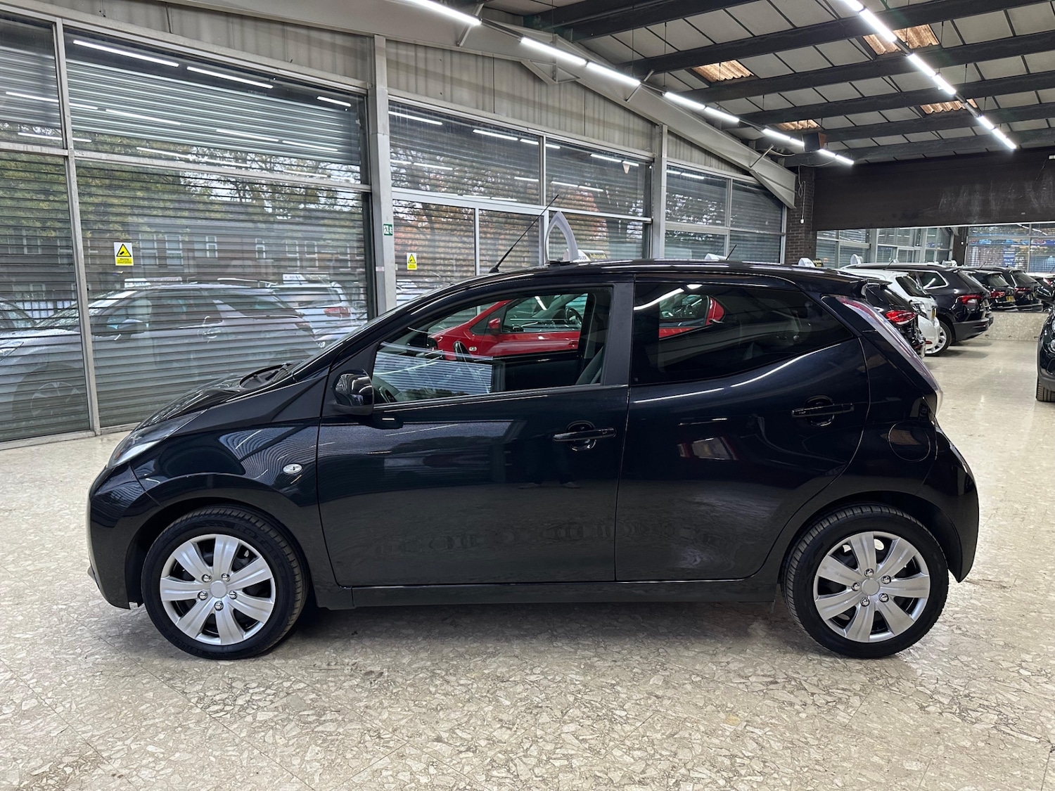 Used Toyota AYGO 2016 for sale - 76314092: Photo 8