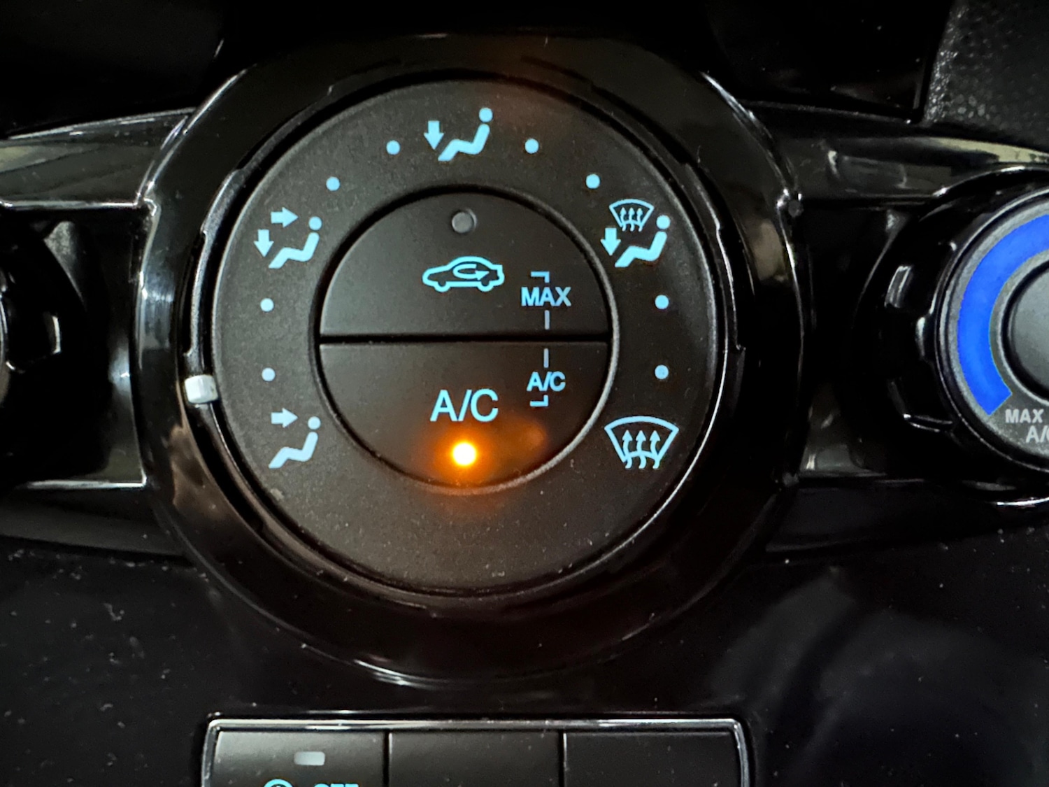 Used Ford Fiesta 2016 for sale - 76421867: Photo 19