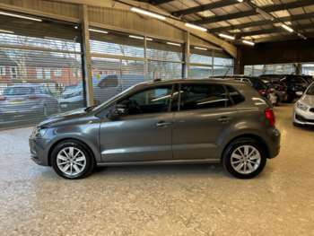Used Volkswagen Polo 2016 for sale - 74327111: Photo