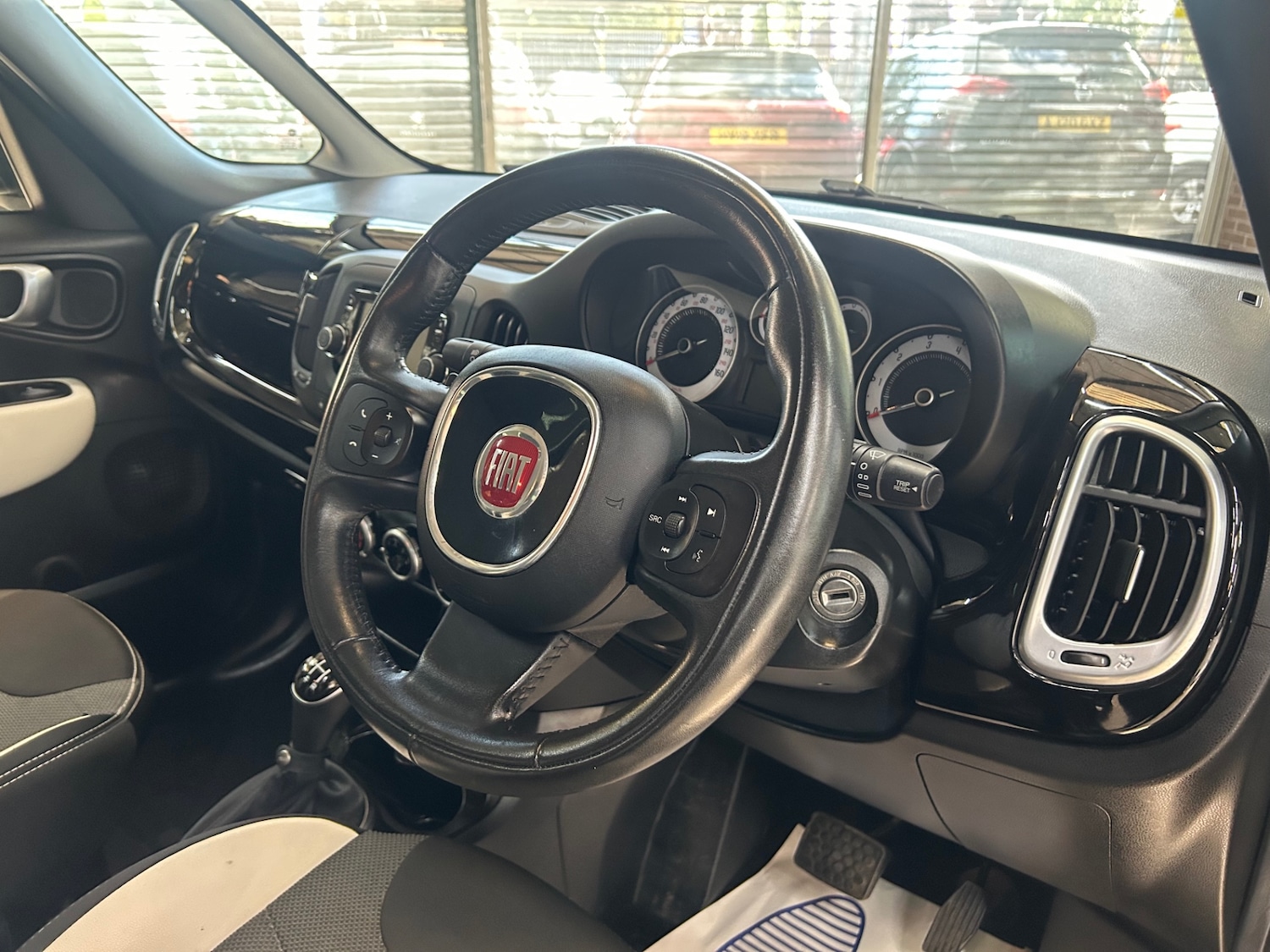 Used Fiat 500L 2014 for sale - 76101869: Photo 10
