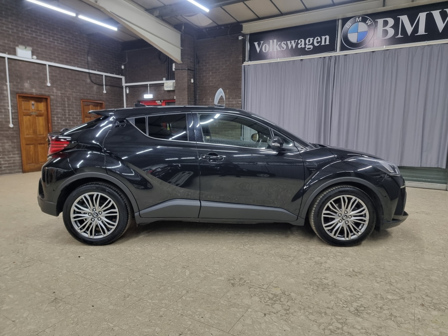 Used Toyota C-HR 2022 for sale - 77459582: Photo 4