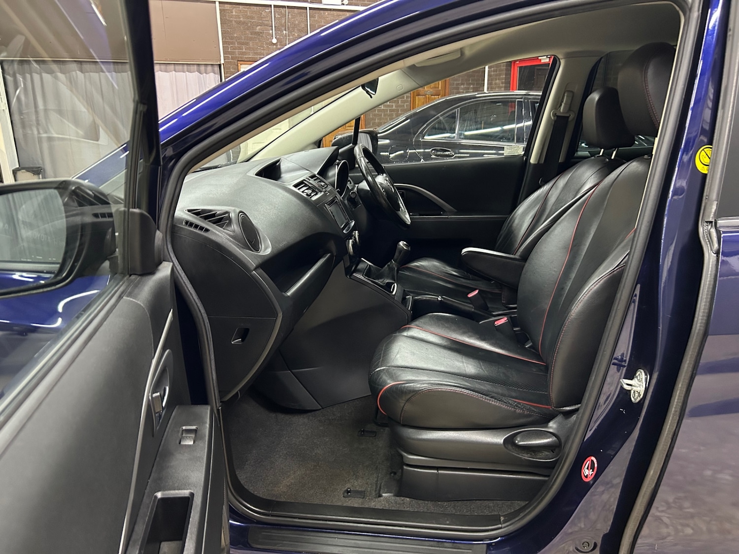 Used Mazda Mazda5 2012 for sale - 76858709: Photo 25