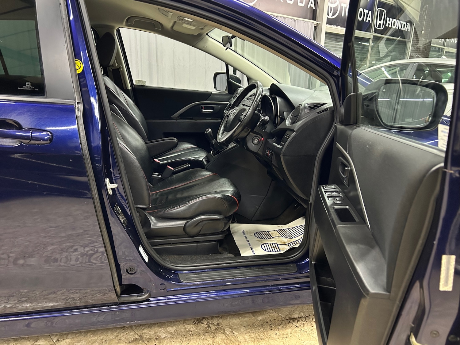 Used Mazda Mazda5 2012 for sale - 76858709: Photo 9