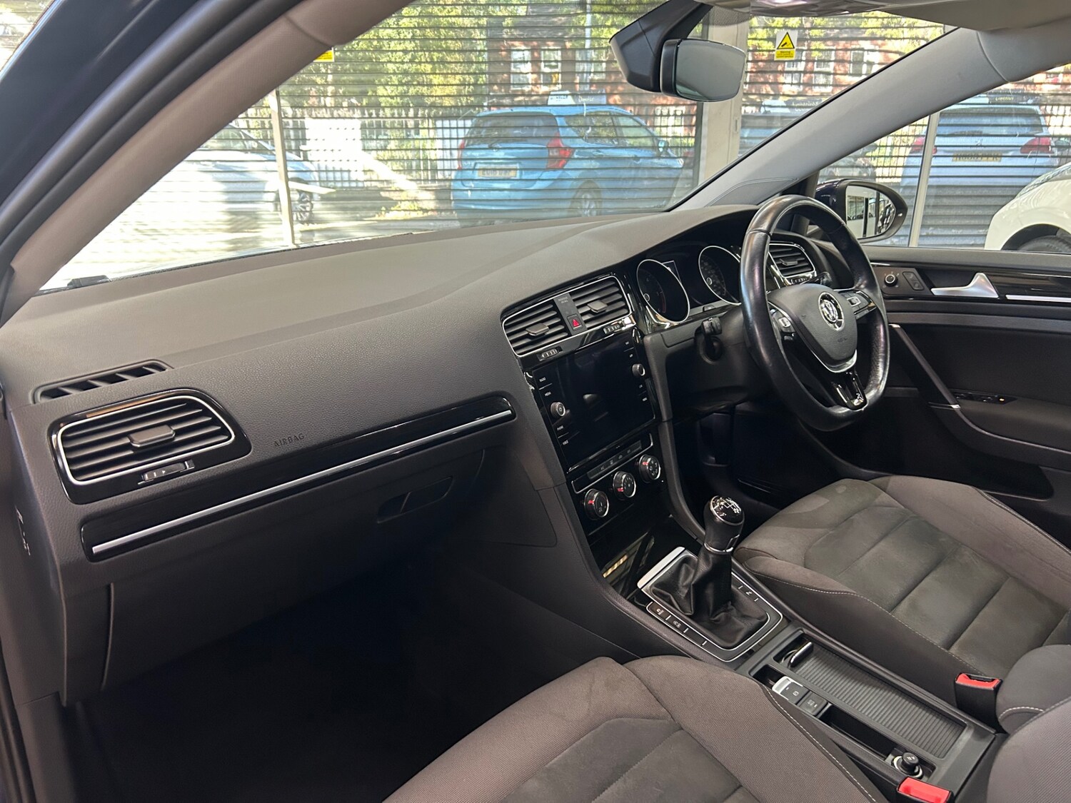 Used Volkswagen Golf 2018 for sale - 76101858: Photo 14