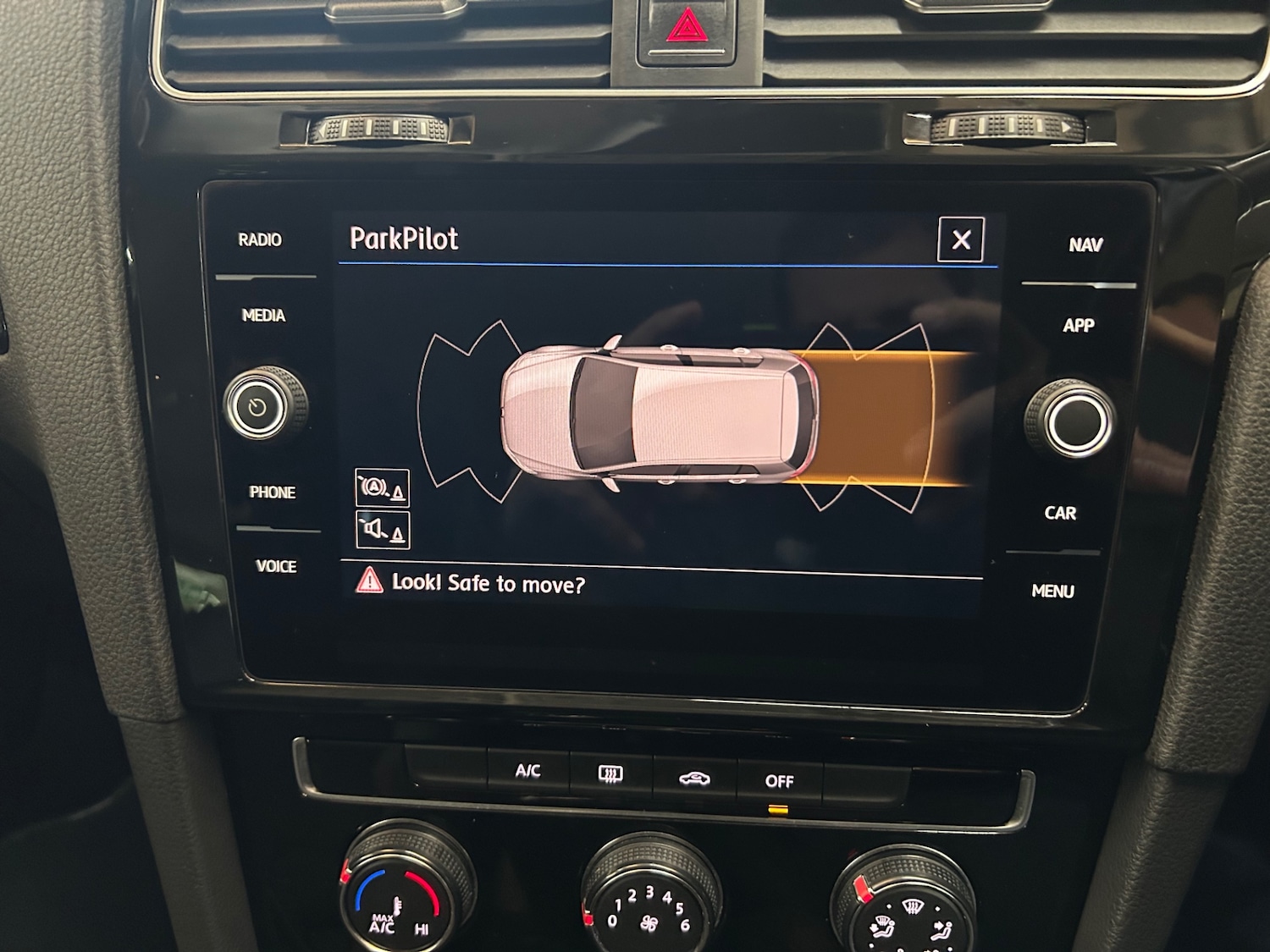 Used Volkswagen Golf 2018 for sale - 76101858: Photo 24