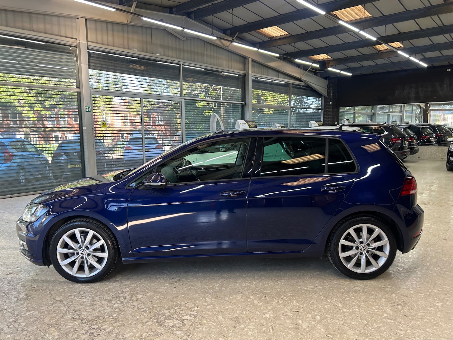 Used Volkswagen Golf 2018 for sale - 76101858: Photo 4