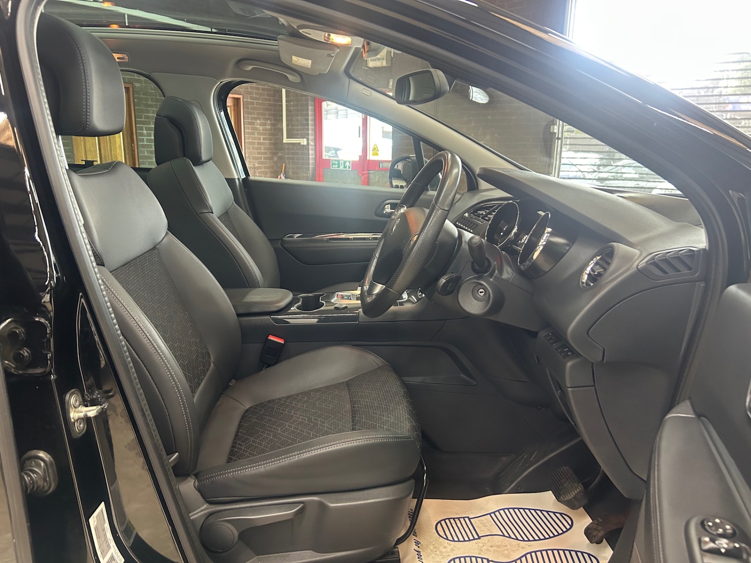 Used Peugeot 3008 2017 for sale - 76101861: Photo 10