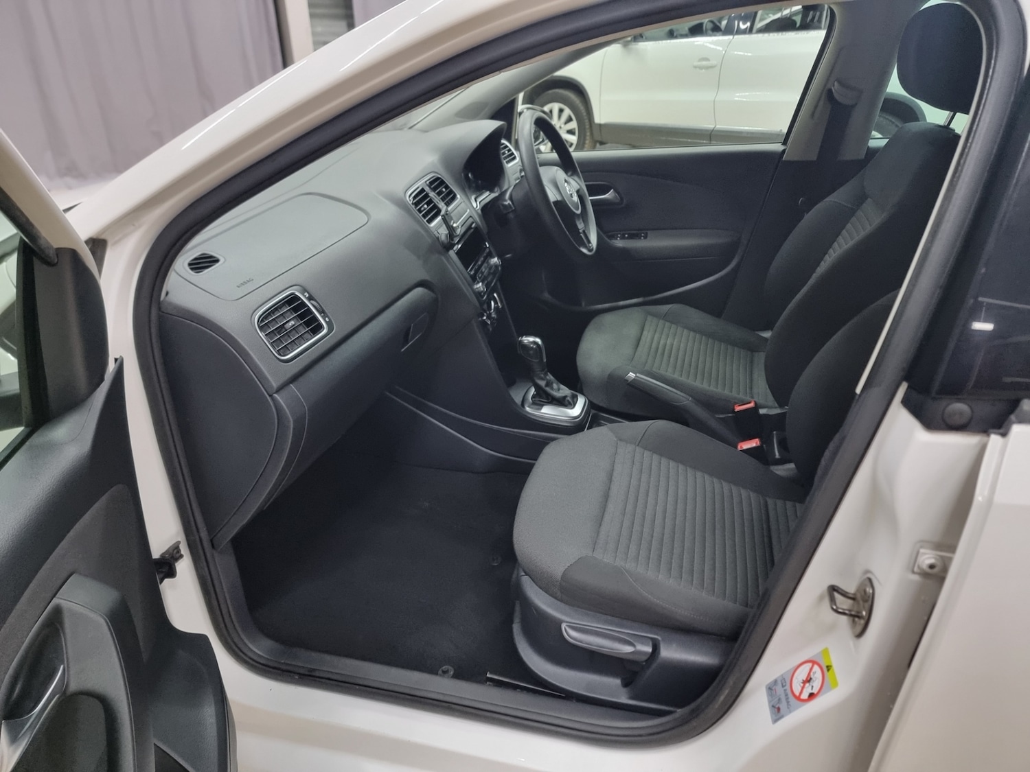 Used Volkswagen Polo 2012 for sale - 76933612: Photo 11